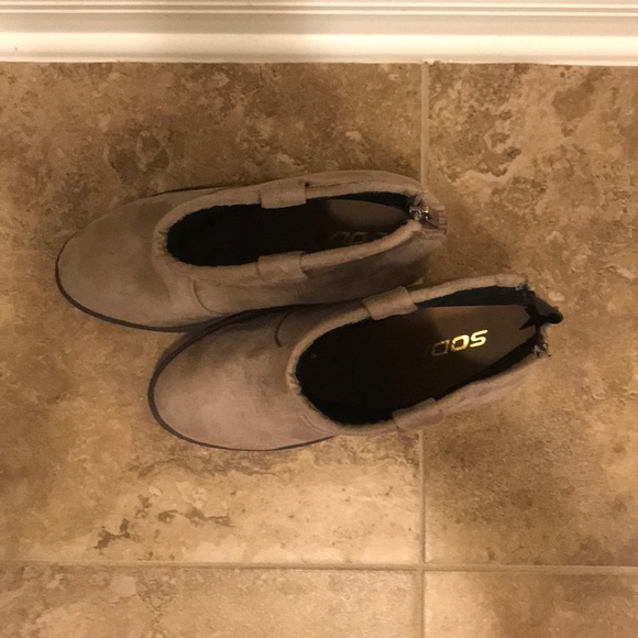 Booties - Picture 3 of 7